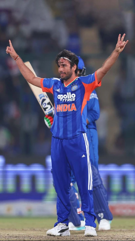 Another one in the bag! ☝️💪  c Nitish Kumar Reddy b Ravi Bishnoi for wicket No. 5️⃣ 👌