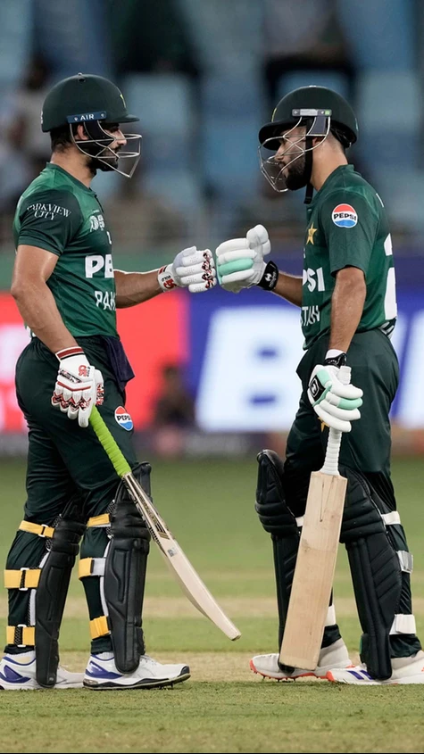 Powerplay Wrap, Haris & Farhan give PAK momentum