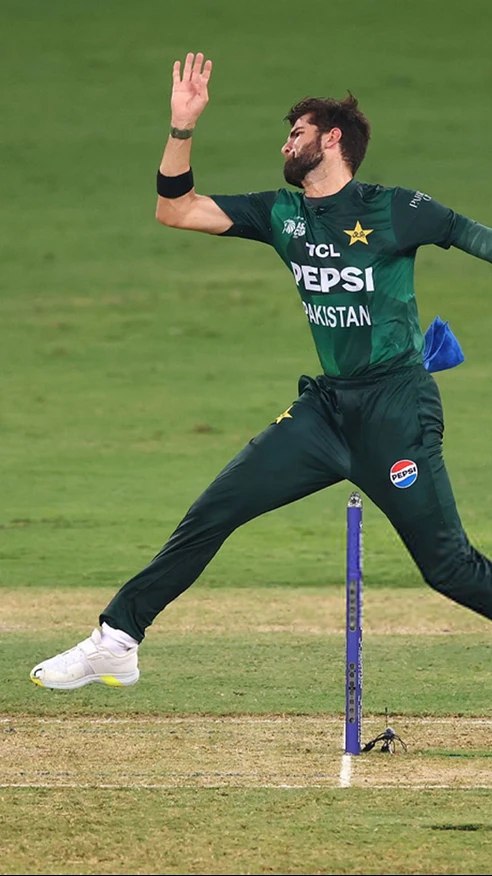Shaheen strikes early for Pakistan! 🔥