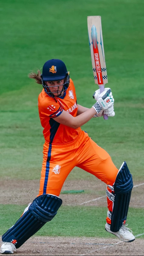 Babette de Leede held the Netherlands innings together with a well-crafted half-century 👏