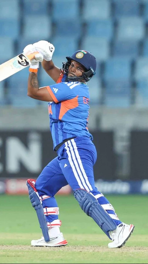 India finish on 149/6 after 20 overs in the semifinal 👏🏽