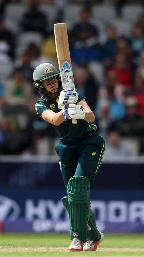 Ellyse Perry showed her class with bat and ball as Australia cruised to a win over Bangladesh 🙌 