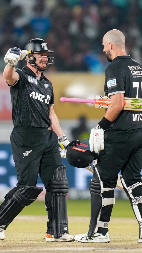 New Zealand level the series with a comprehensive 7-wicket win!