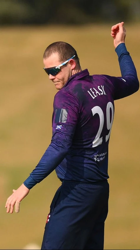 Leask breaks through for the Scottish team. Hope tried to play across the line and paid the price!