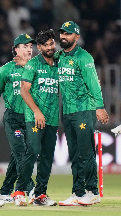 Pakistan continue to call the shots!