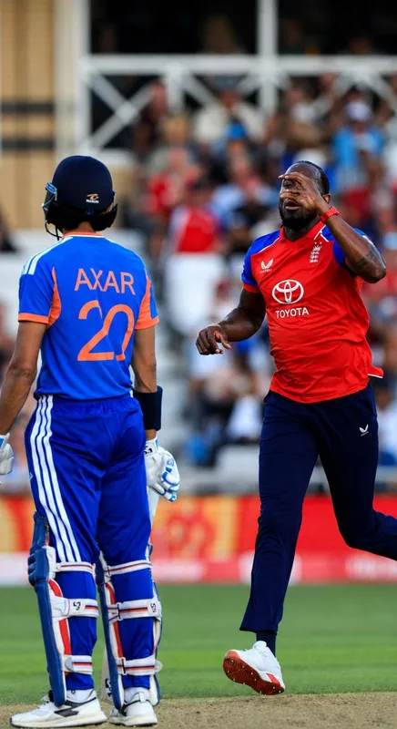India have no answers to England's bowling! They're reeling at 66/7 after 9 overs.