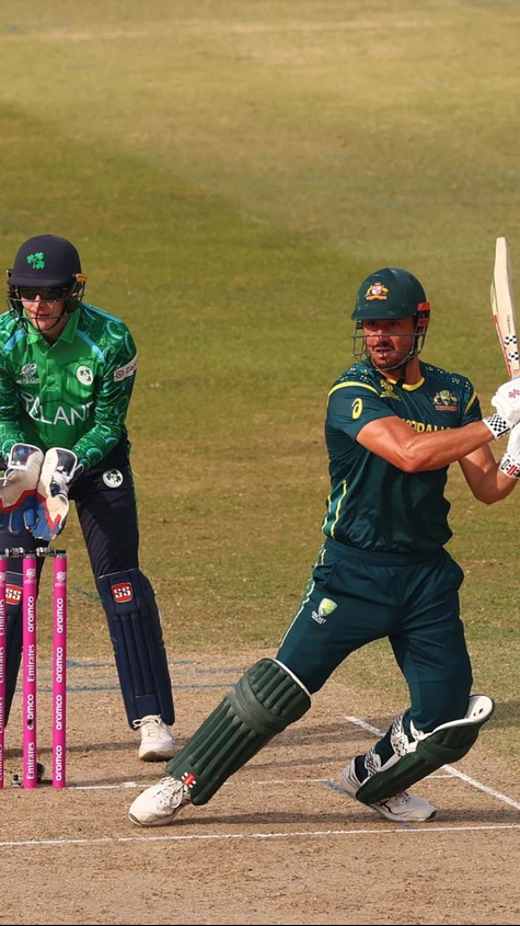 Half of the Australian side is back in the hut with 149 on the board, 3 more overs to go!