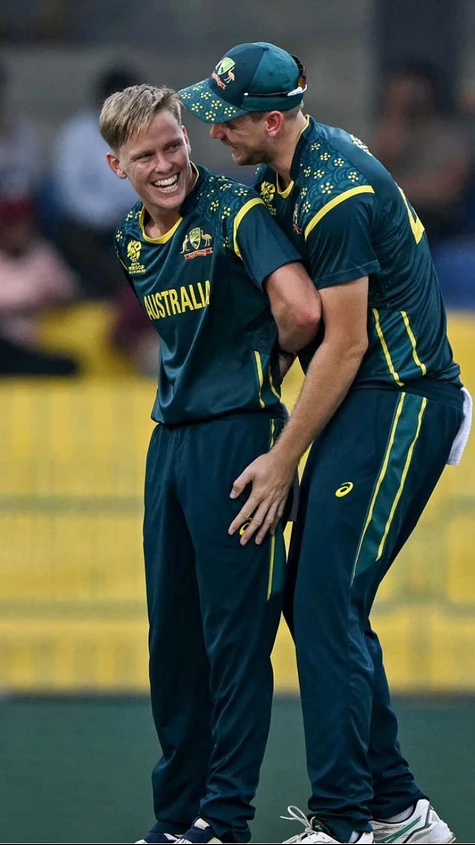Ellis picks up his 3rd wicket as Ireland are 4 down and in deep, deep trouble!
