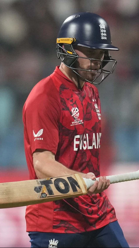 Phil Salt gone in the first over! England off to a poor start chasing 153!!