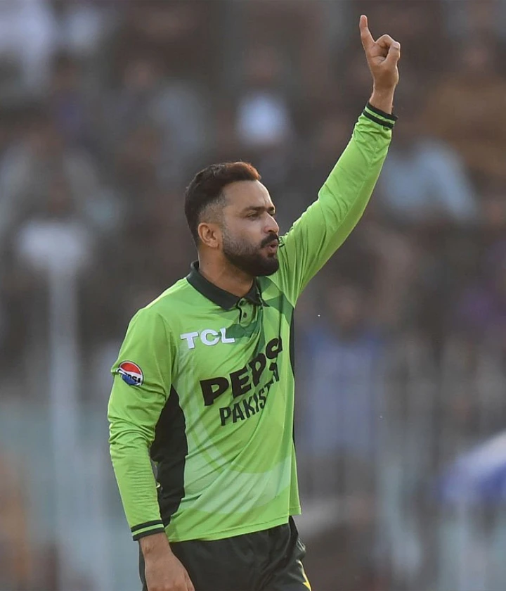South Africa crushed! Pakistan takes the reins for the chase.!