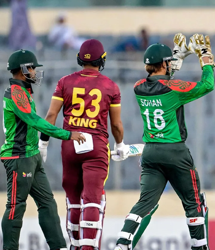 Quick Wickets! Bangladesh Tightens Grip!