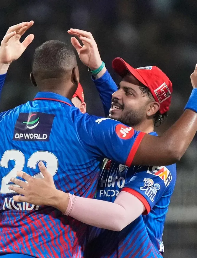 A decent start for KKR at 55/1, though Ngidi has struck with the wicket of Finn Allen!