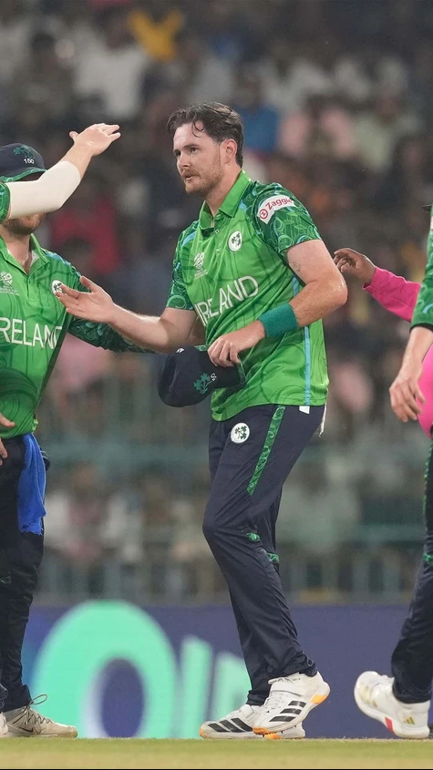 Mark Adair strikes for Ireland! 🔥 Kamil Mishara departs for 14 off 11 balls.