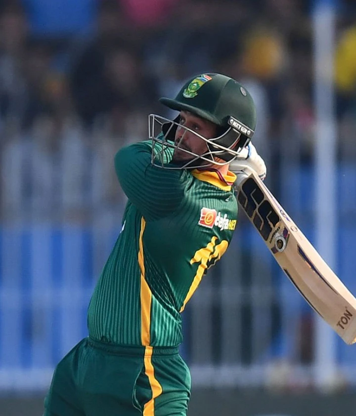 Proteas bring up 100! Two down, looking steady.!