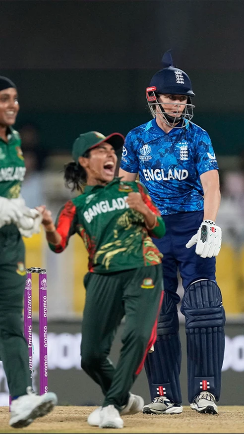 England’s top order collapses: Bangladesh on fire! 🔥