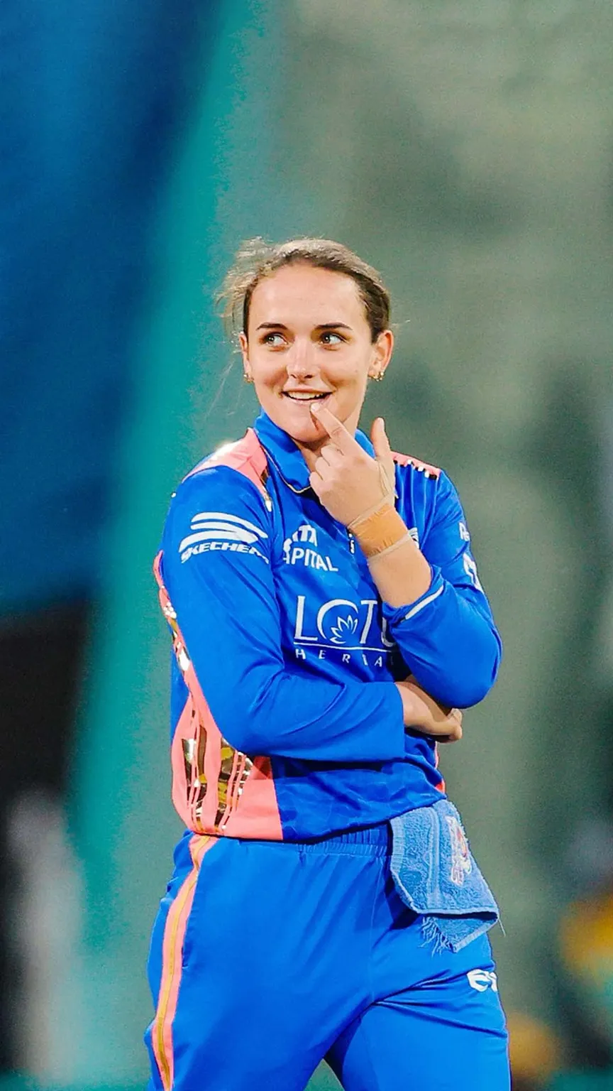 MI bowlers dictate terms as GG stumbles in Mumbai. 