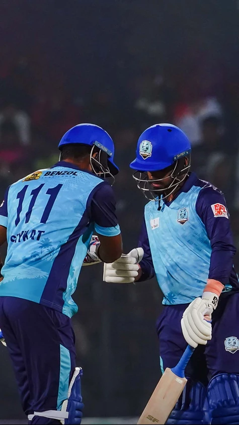 Noakhali Express somehow get to 143/7, thanks to an unbeaten 61 from Mahidul Islam Ankon!