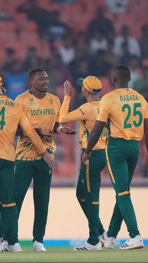 SA firmly at the top against Canada!