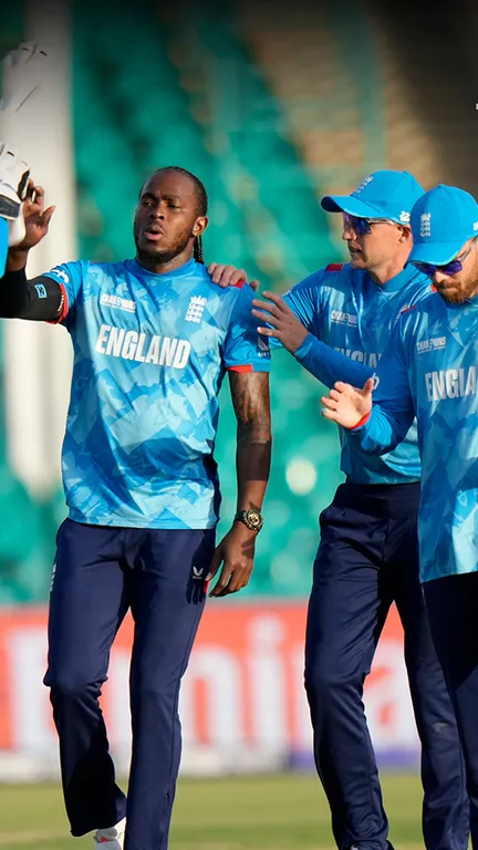 Archer strikes, Both the openers are back in the hut for the Proteas!