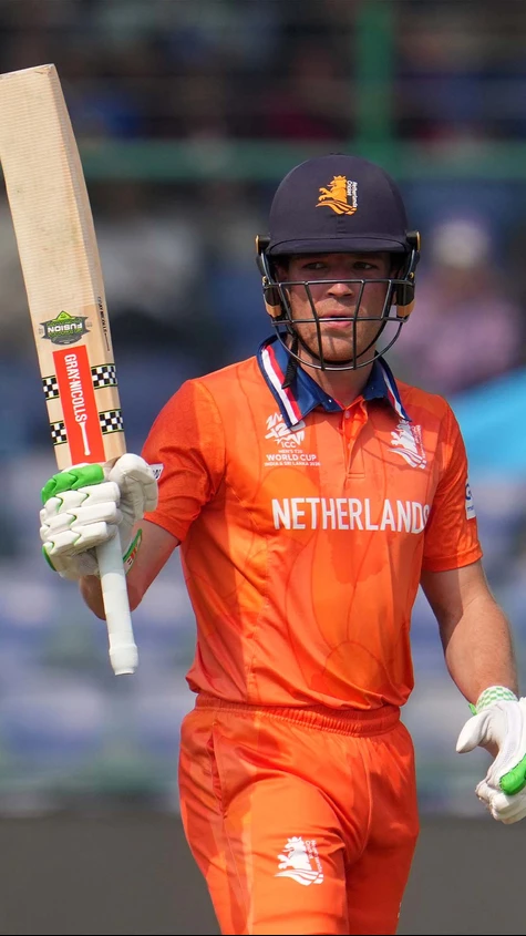 Bas de Leede leads from the front with a half-century to put Netherlands in control against Namibia👊