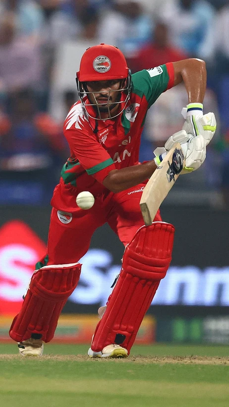 A 30-ball fifty for Hammad Mirza!
