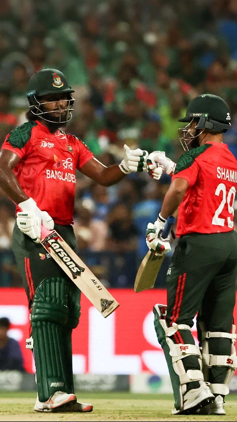 Shamim Hossain and Jaker Ali putting up a real fight! 💪🏻