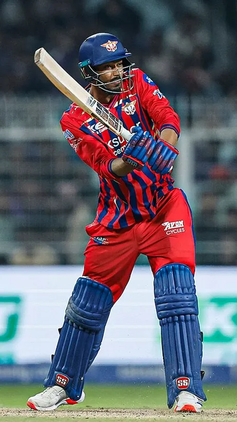 Mukul Choudhary channels his inner MS Dhoni and plays the helicopter for a maximum 🚁